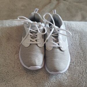 Athletica women sneakers